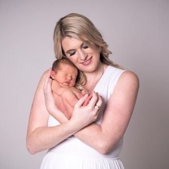Newborn photographer Auckland